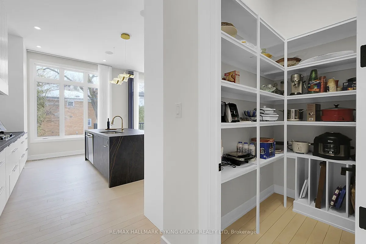 623 Rowanwood Avenue, ON K2A 3E3