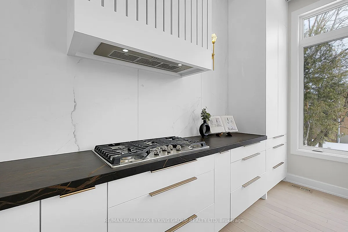 623 Rowanwood Avenue, ON K2A 3E3