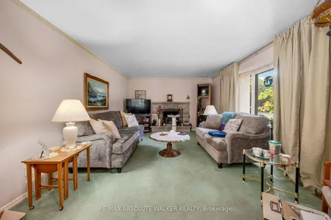 16 Beverly Street, ON K2S 0S4