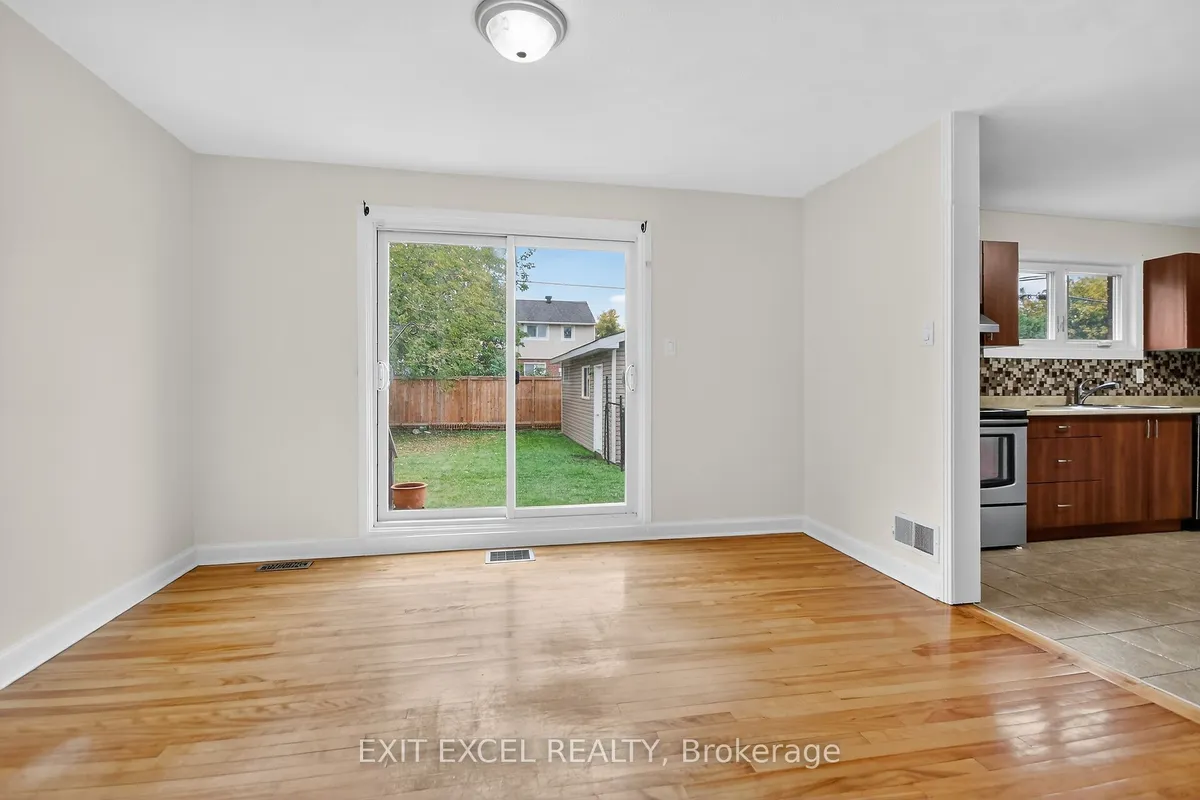 1456 Larose Avenue, ON K1Z 7X8