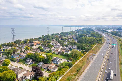 10 KNAPMANS Drive, ON L8H 7E8