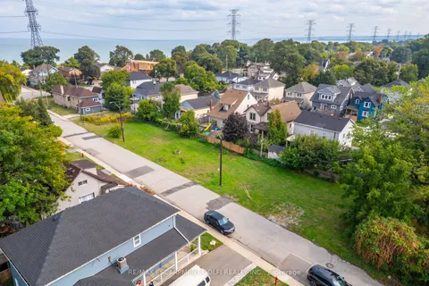 10 KNAPMANS Drive, ON L8H 7E8