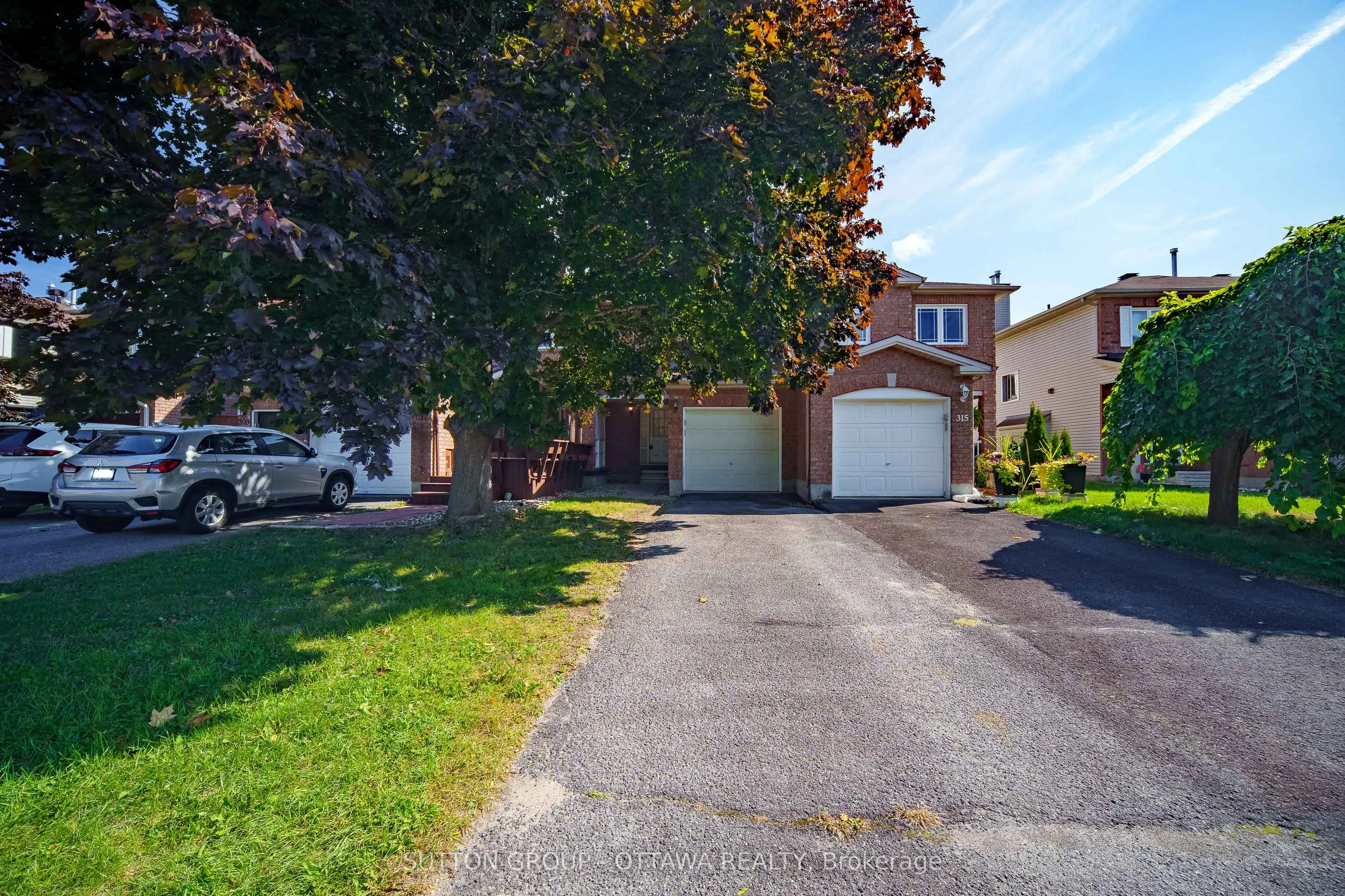 313 Stoneway Drive, ON K2G 6E7
