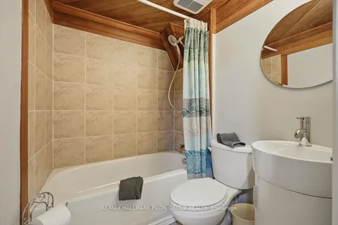 84 Eastpark Drive, ON K1B 4A4