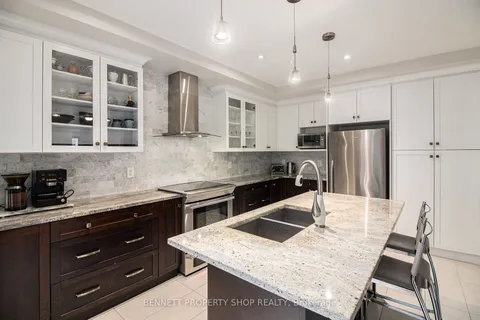 45 Aveia Private, ON K4A 0X1