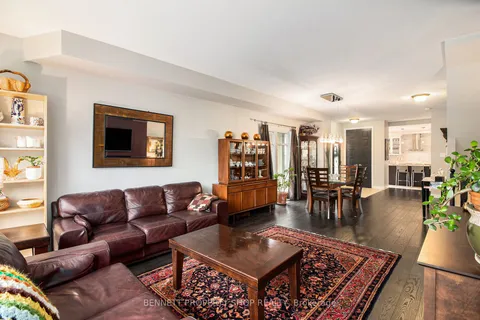 45 Aveia Private, ON K4A 0X1