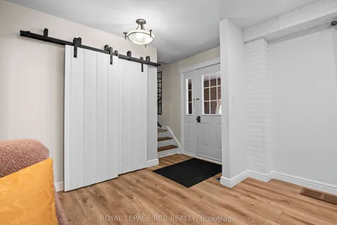 18 Spruyt Avenue, ON L9W 5X4