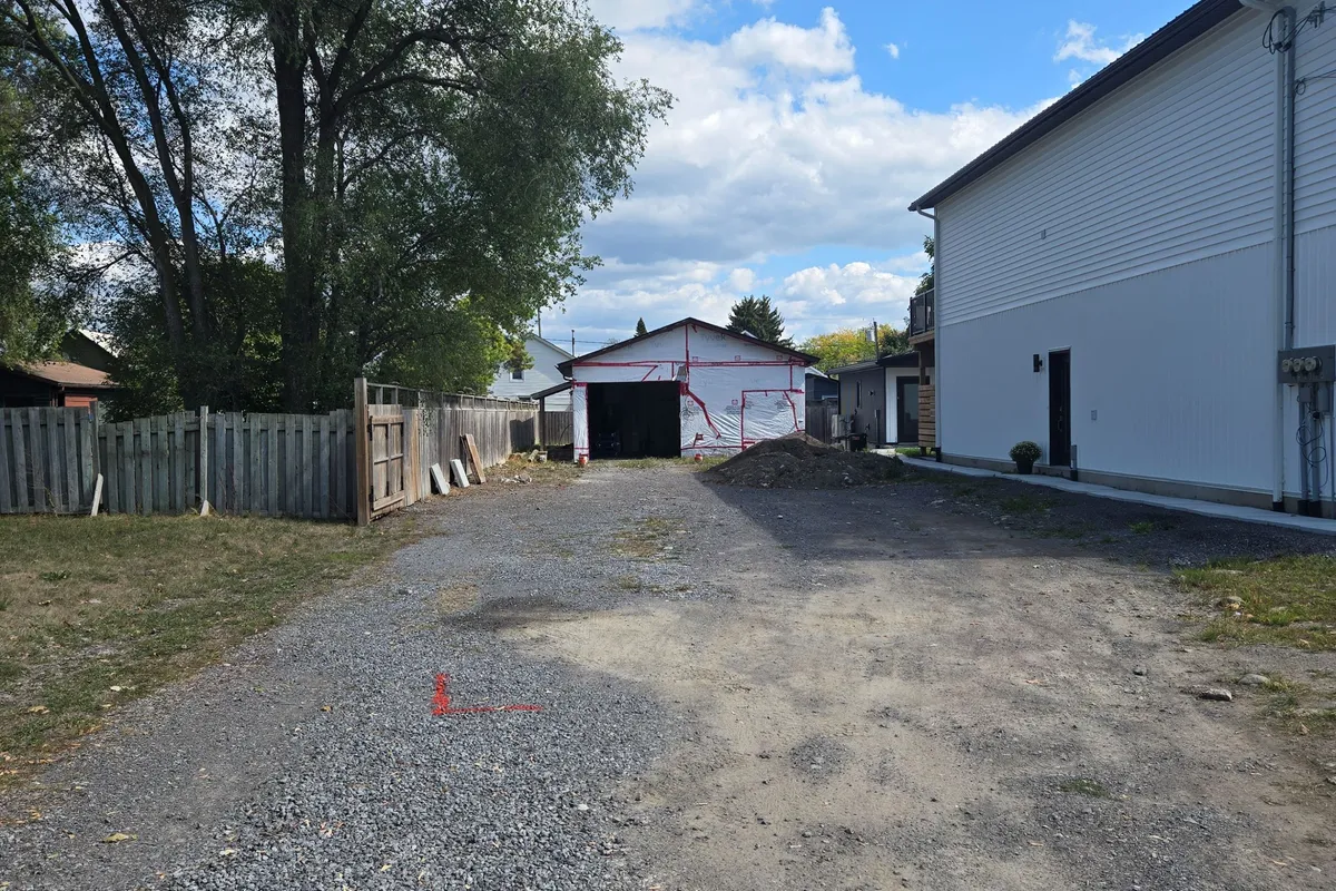 63 S Church Street, ON K8N 3B5