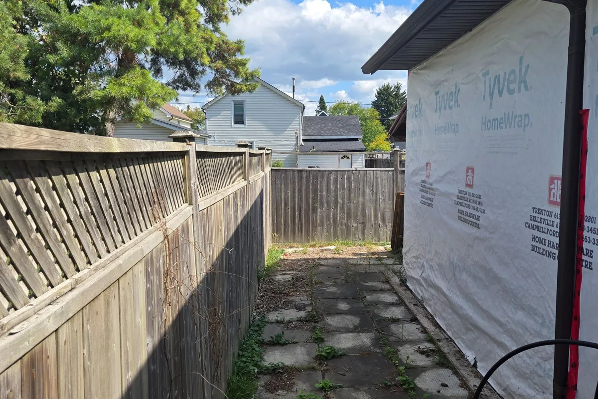 63 S Church Street, ON K8N 3B5