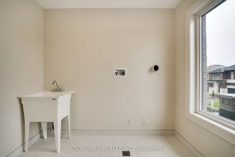 239 Midland Place, ON L3B 0H4