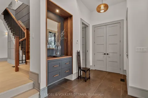 37 Clarendon Avenue, ON K1Y 0P3