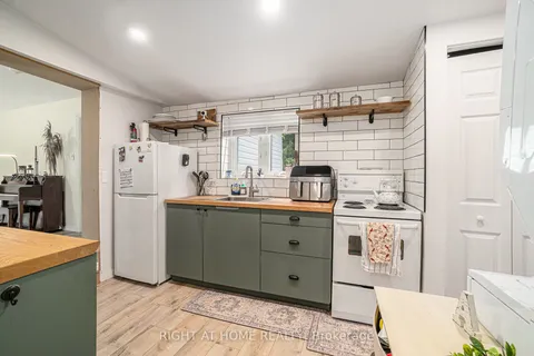 15 Willis James Lane, ON K7S 2A5