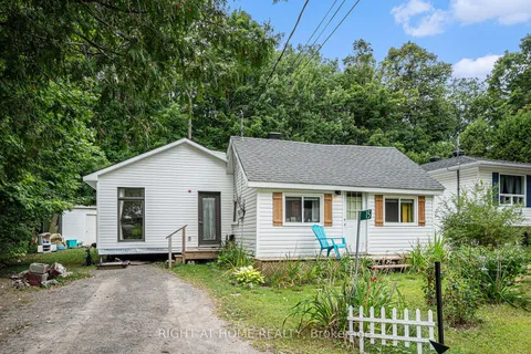 15 Willis James Lane, ON K7S 2A5