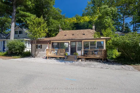 28 Woodward Avenue, ON N0M 1T0