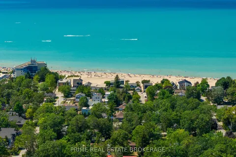 28 Woodward Avenue, ON N0M 1T0