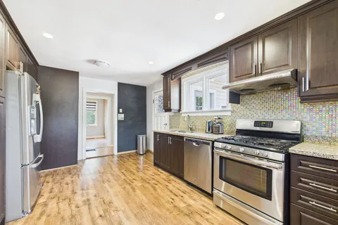 152 Bayfield Road, ON N7A 3G3