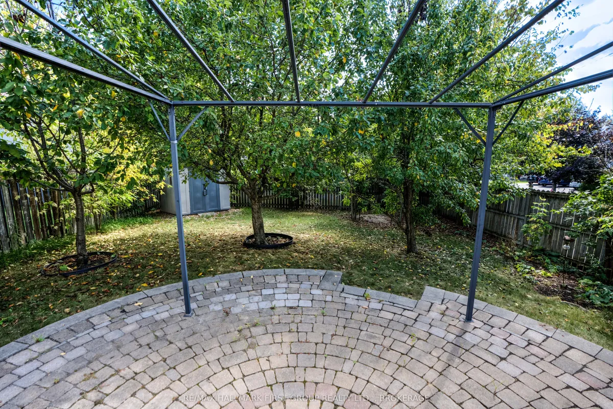 580 HERITAGE Court, ON K7M 9C9