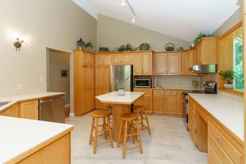 1020 AMELIA Crescent, ON P0E 1G0