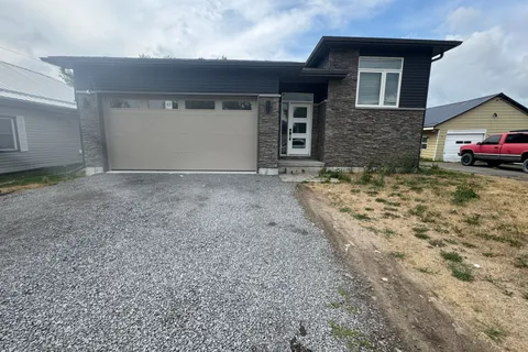 42 Centre Street, ON K8N 4W6