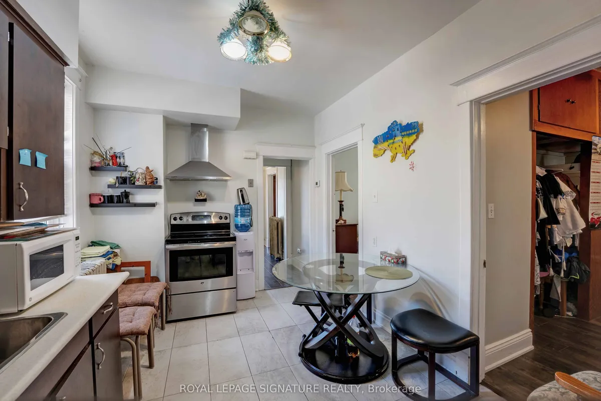 74 Kenilworth Avenue, ON L8K 2S9