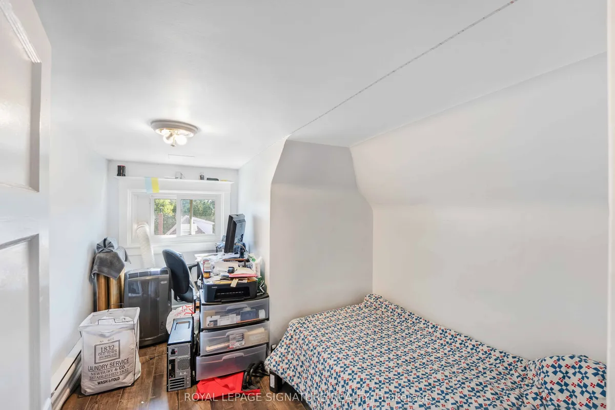 74 Kenilworth Avenue, ON L8K 2S9