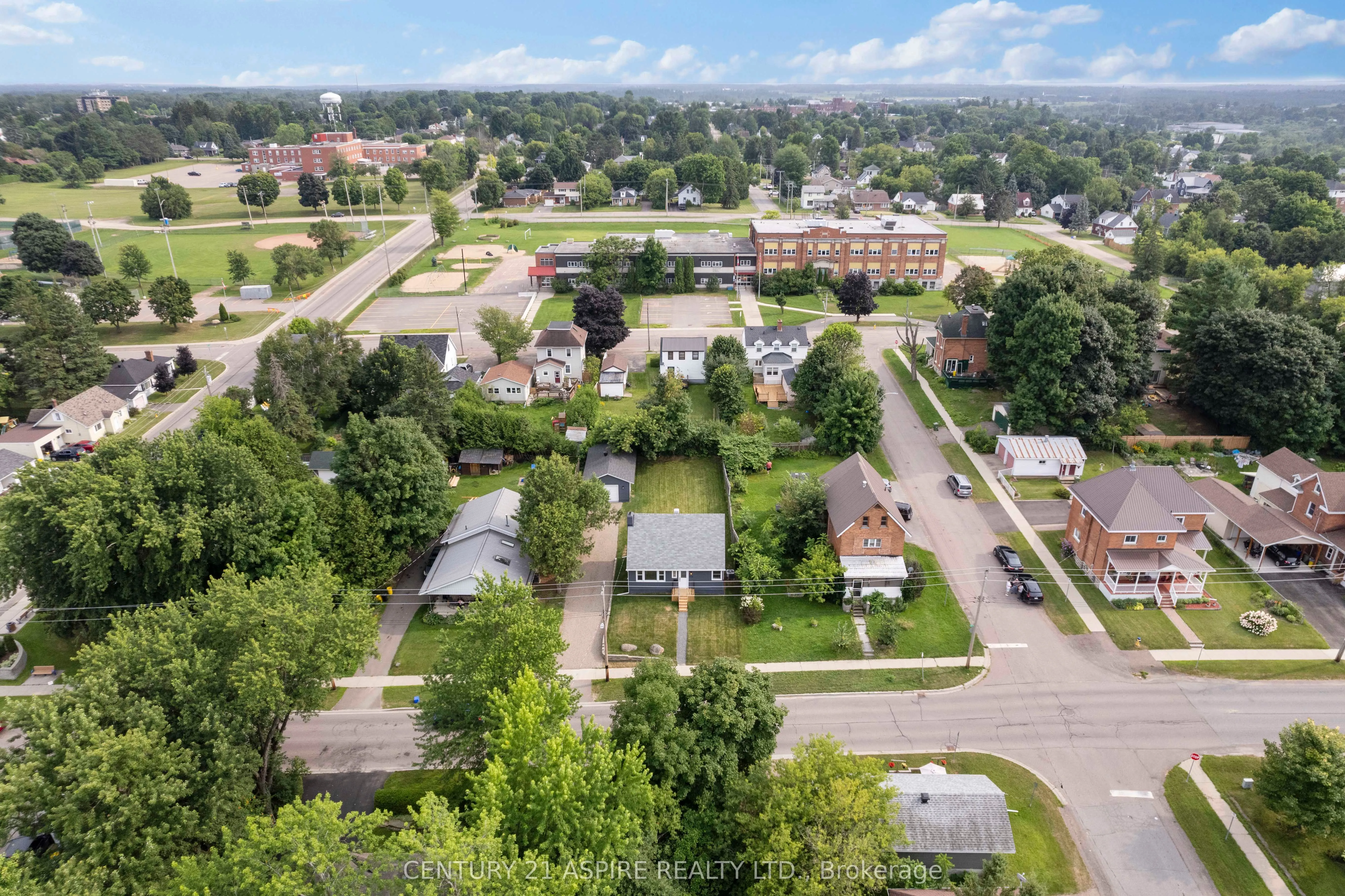 332 Alfred Street, ON K8A 3A8