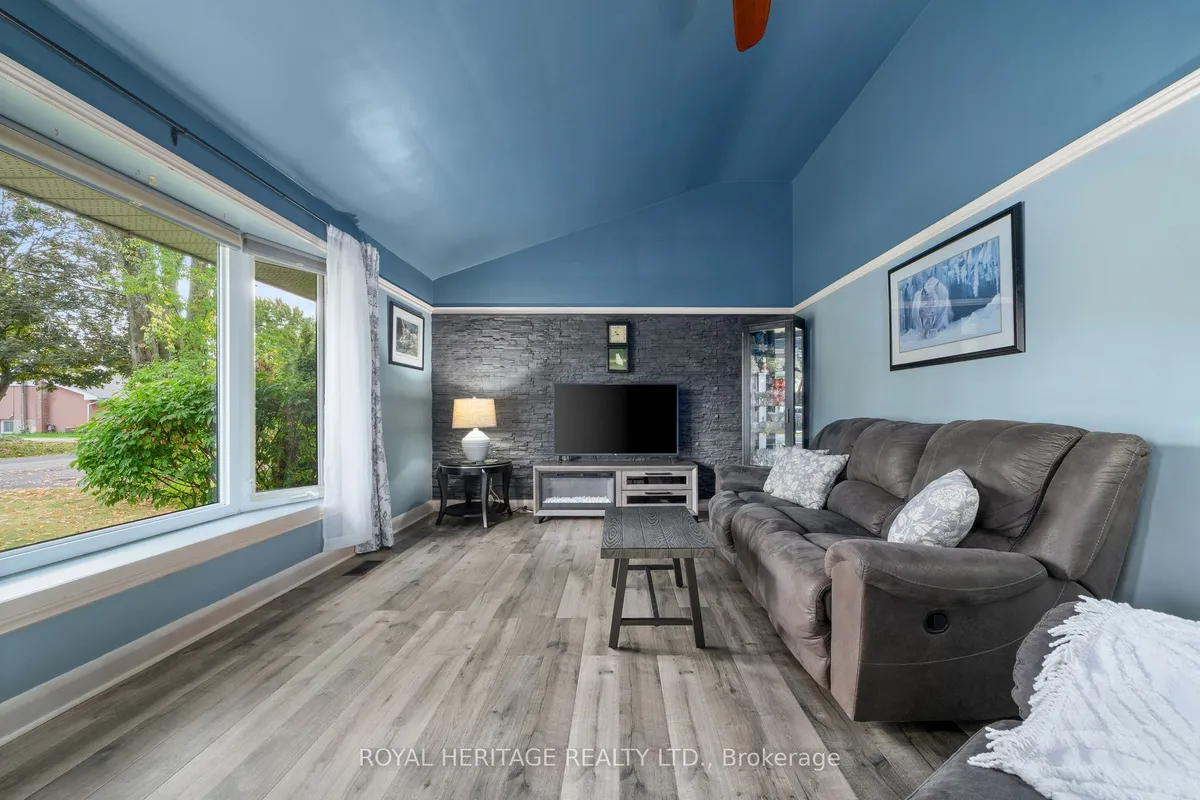 32 Glen Road, ON K8P 4G1