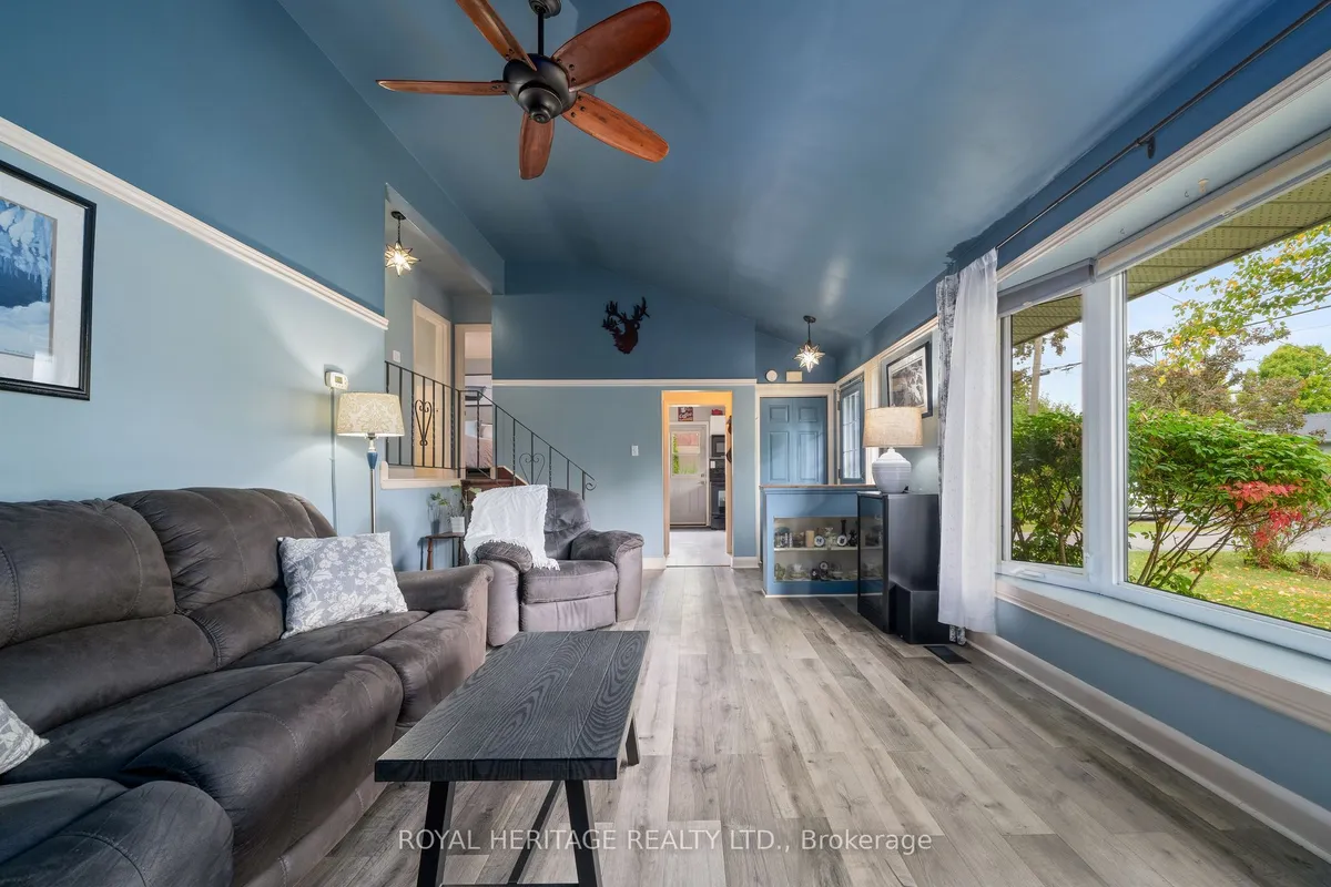 32 Glen Road, ON K8P 4G1