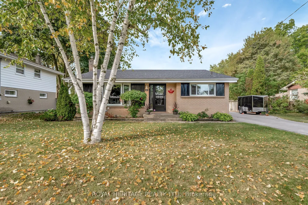 32 Glen Road, ON K8P 4G1