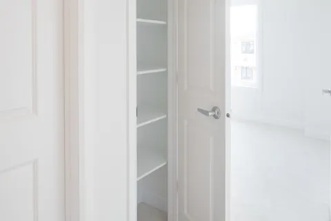 509 Roundhouse Crescent, ON K2S 2Y1