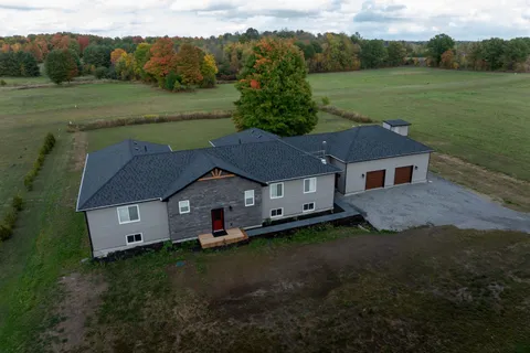 6B Portland Graphite Road, ON K0G 1V0