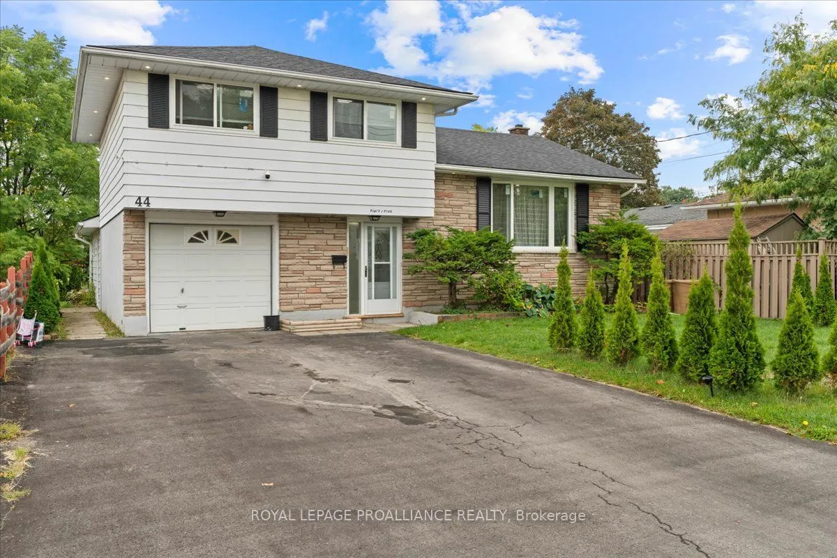 44 Meadowvale Avenue, ON K8N 2L6