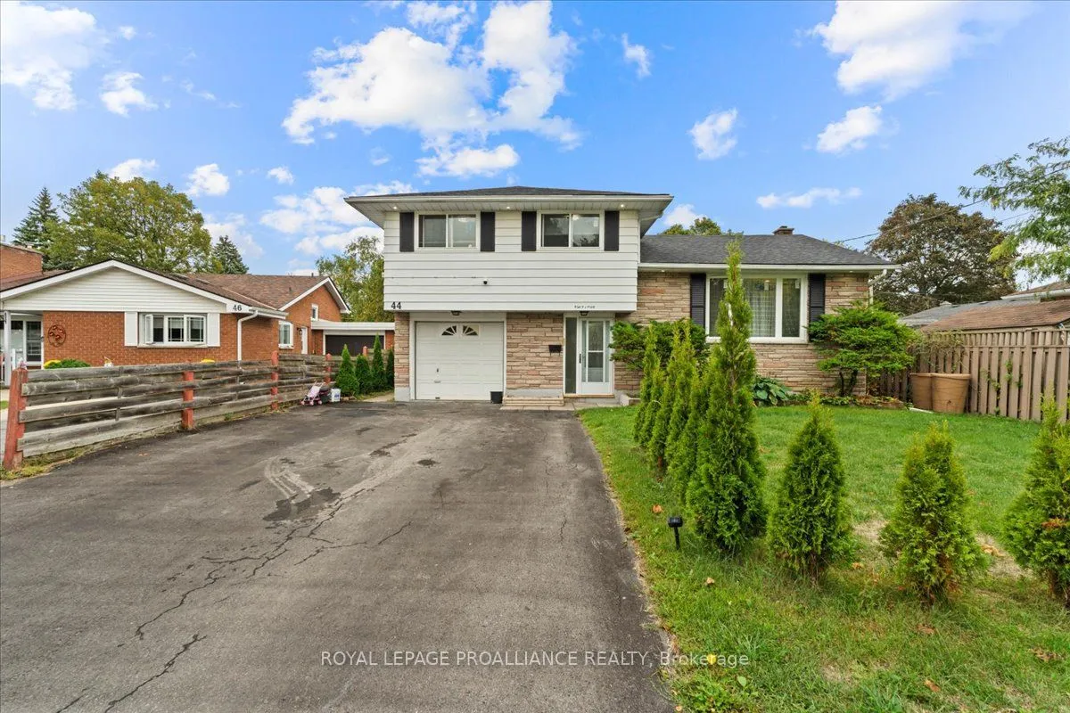 44 Meadowvale Avenue, ON K8N 2L6