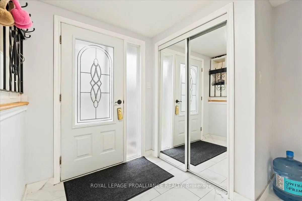 44 Meadowvale Avenue, ON K8N 2L6