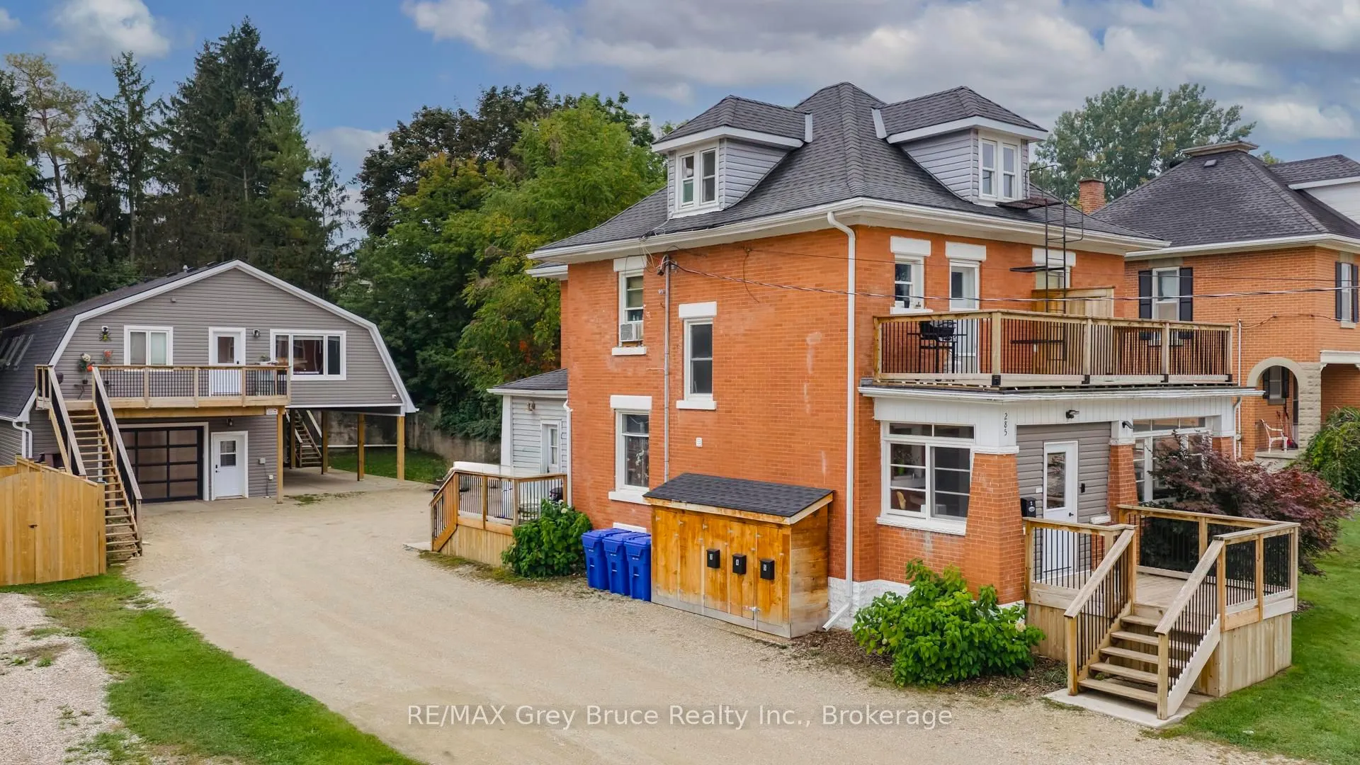 285 9th Street, ON N4N 1L3