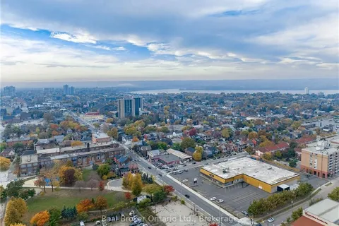 202 Cannon Street, ON L8L 2A8