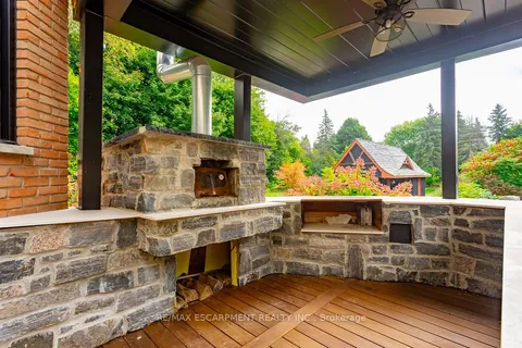 12 Blackberry Place, ON L0R 1H2