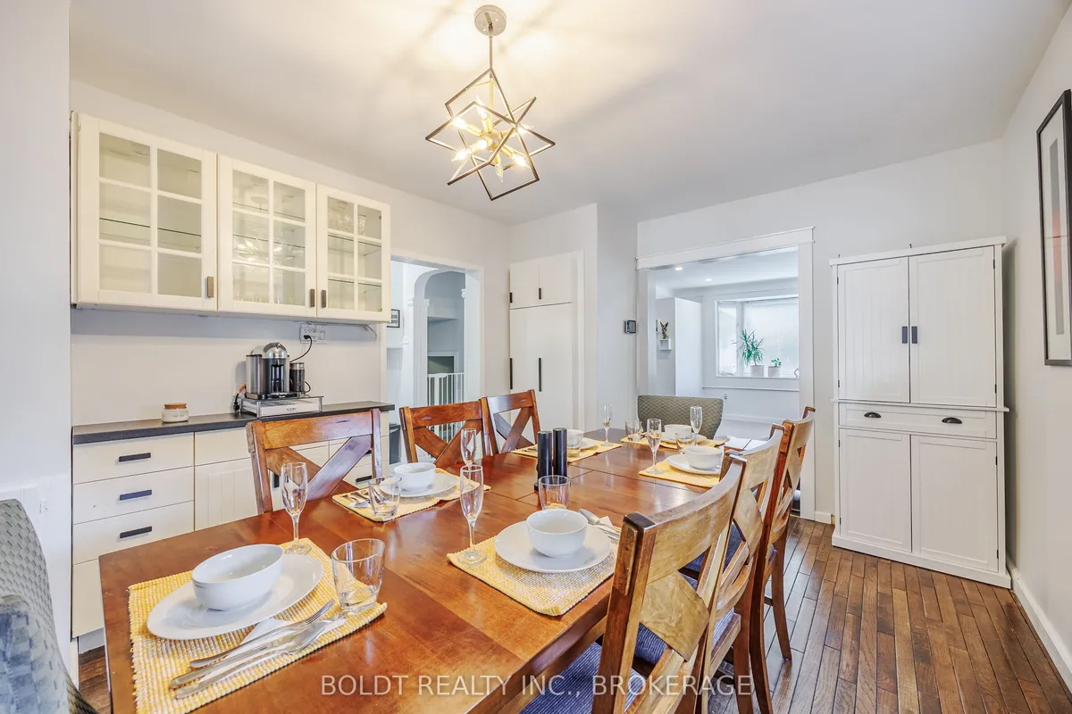 720 Niagara Street, ON L2M 3R9