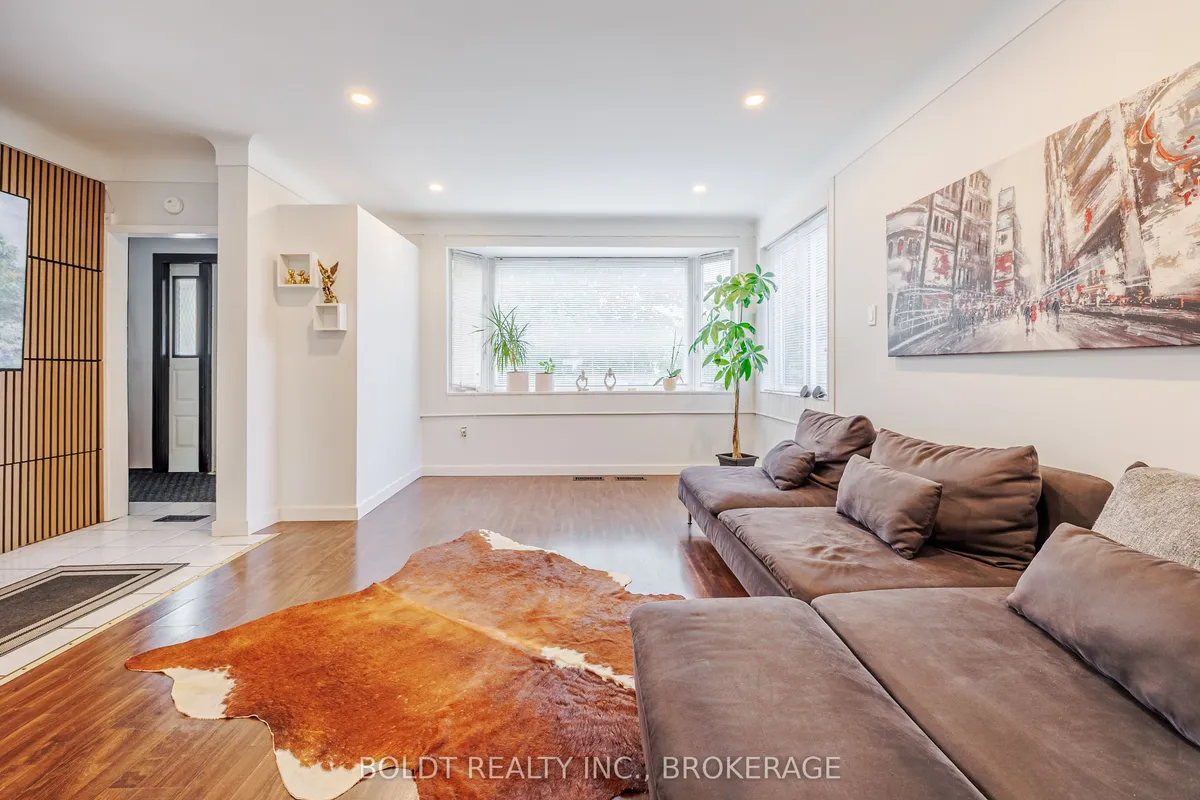 720 Niagara Street, ON L2M 3R9