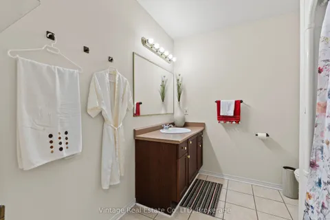 278 Oakcrest Avenue, ON L3C 7K3