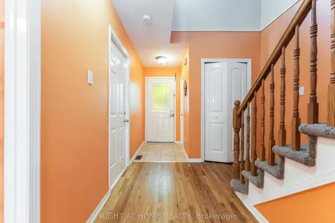 5 Harrington Court, ON K2K 2S7