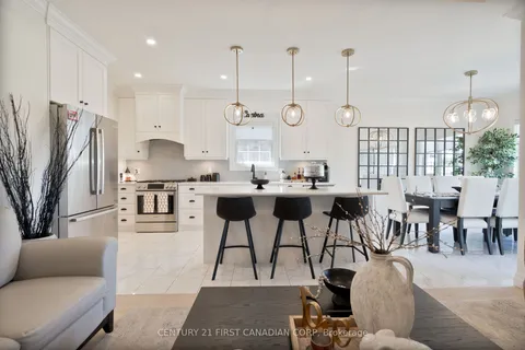 161 Collins Way, ON N7G 3H3