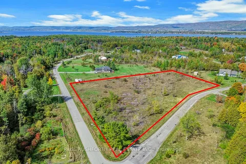 42 WAGON Drive, ON K0A 1T0