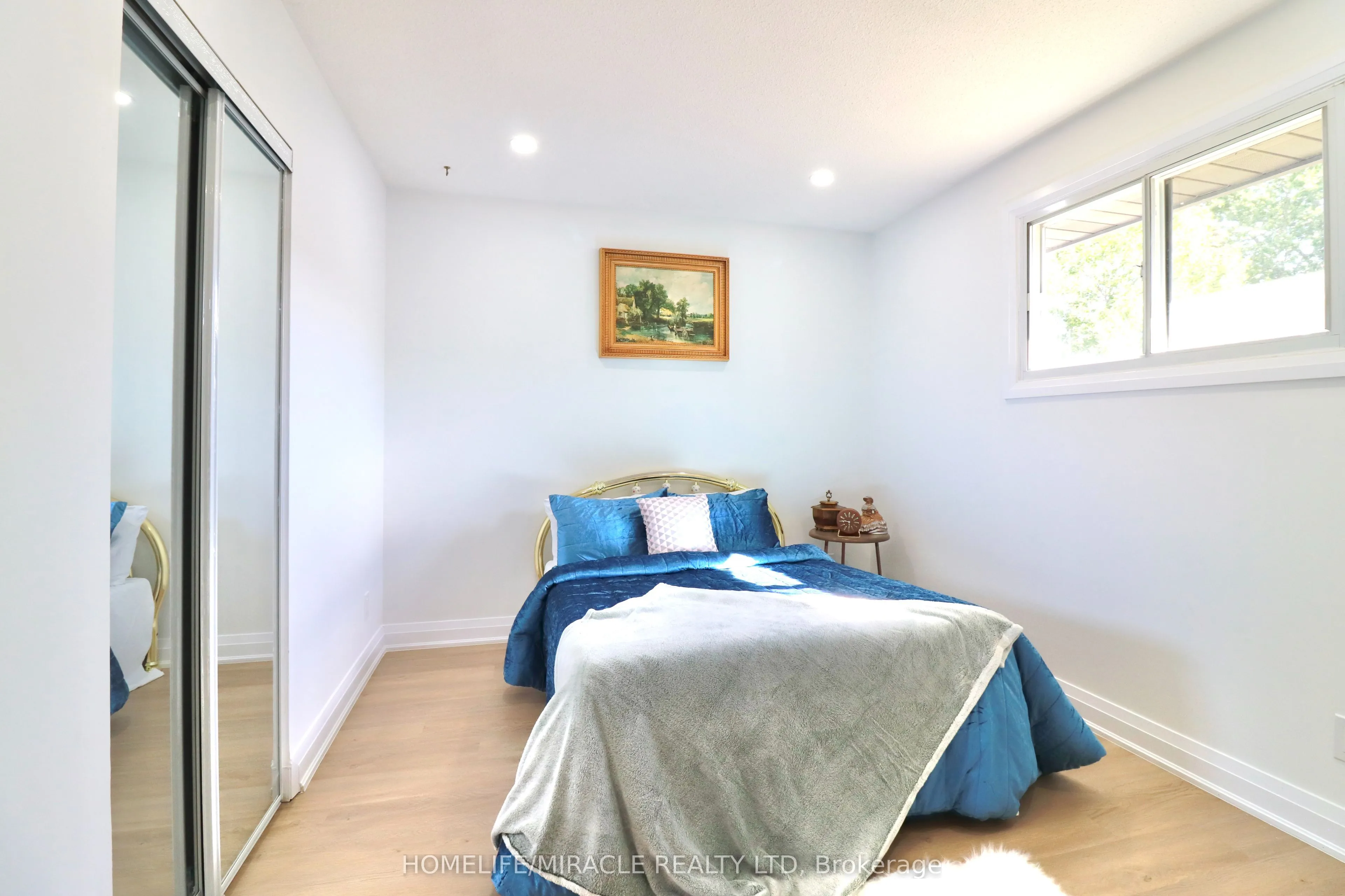 354 Lee Circle, ON N2K 2L9