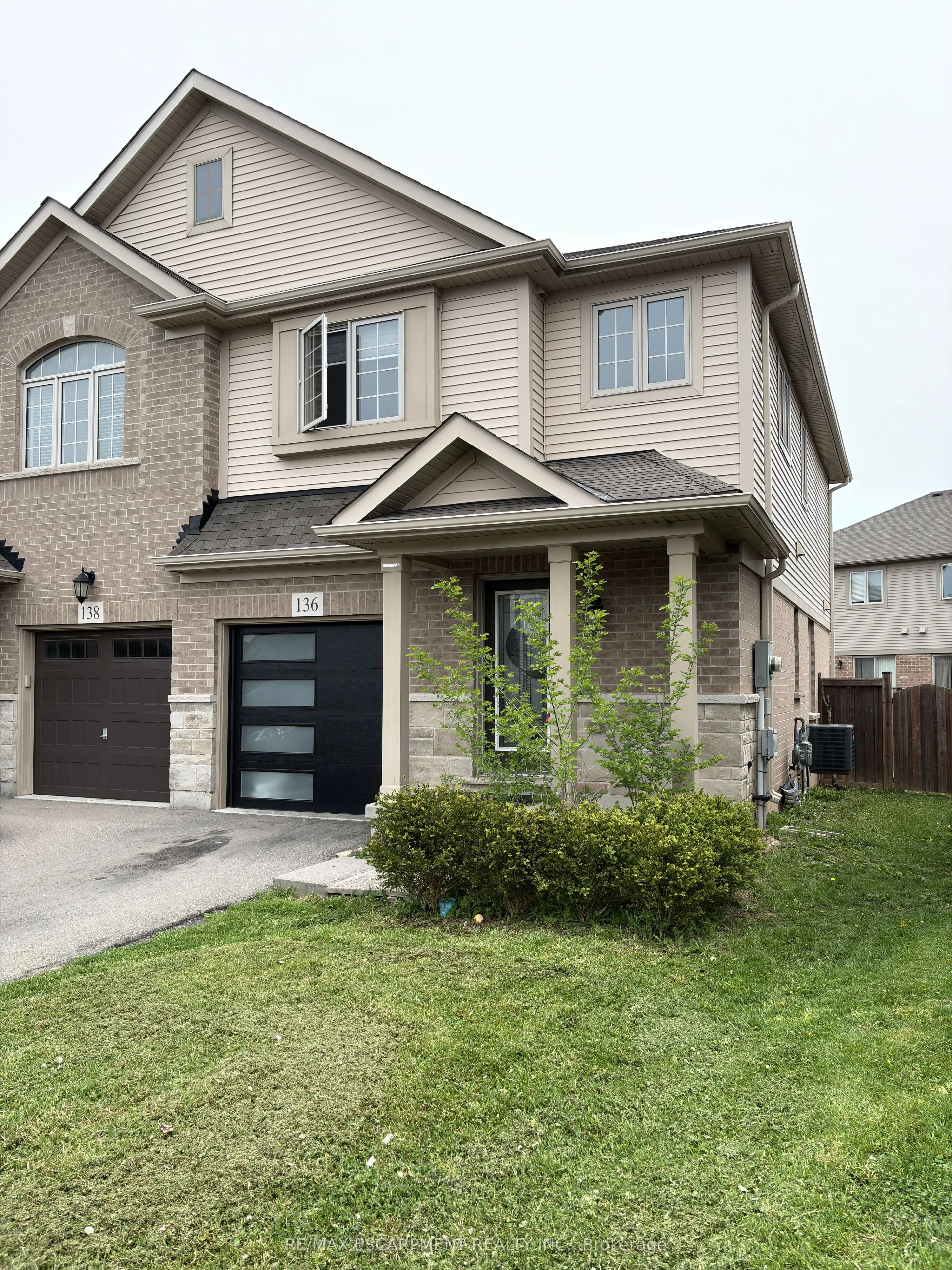 136 Westbank Trail, ON L8J 1R5