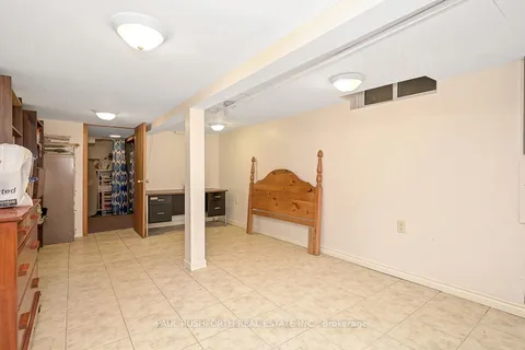 249 Iona Street, ON K1Z 6C7