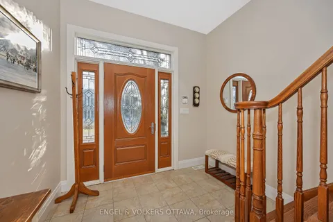 1836 Whitemarsh Crescent, ON K2W 1B5