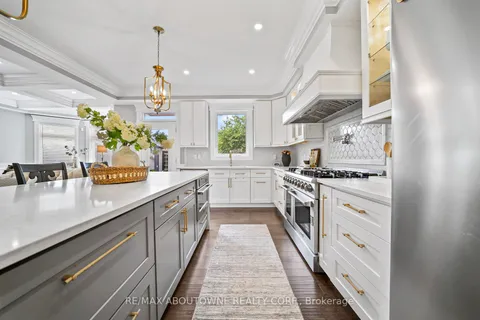 11 John Murray Street, ON L8J 1C5