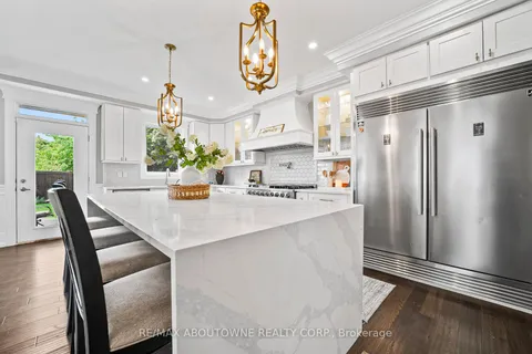 11 John Murray Street, ON L8J 1C5