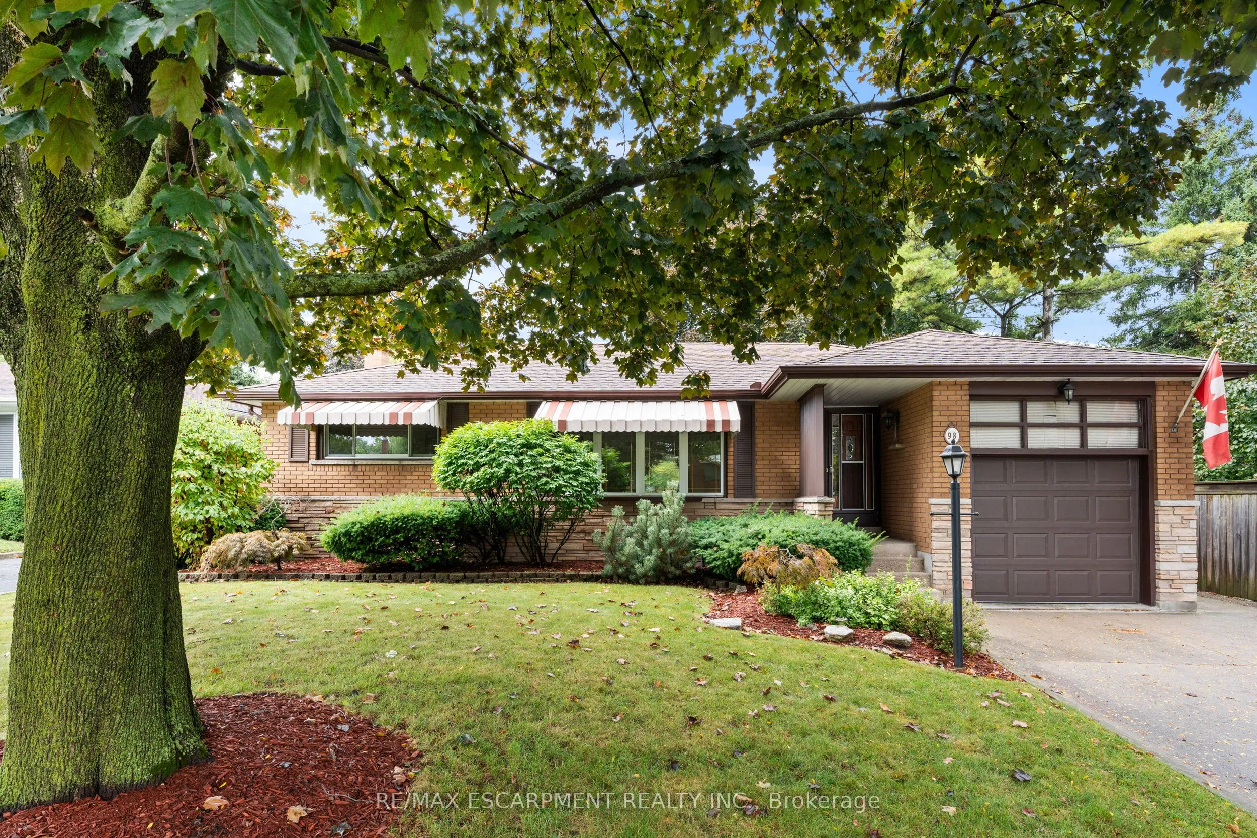 98 Laurier Avenue, ON L9C 3S4